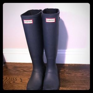 Tall Hunter Rainboots Wellies!  Navy!